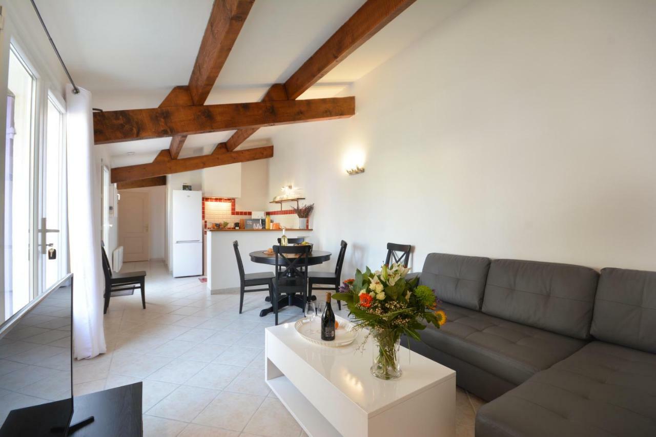 Mas Et Gite De La Picholine LʼIsle-sur-la-Sorgue Esterno foto